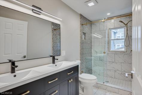 311 W 3rd Avenue Roselle NJ 07203