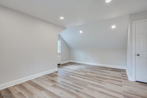 311 W 3rd Avenue Roselle NJ 07203