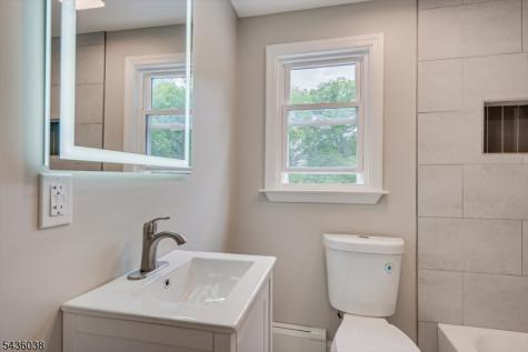 311 W 3rd Avenue Roselle NJ 07203