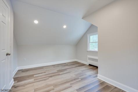 311 W 3rd Avenue Roselle NJ 07203