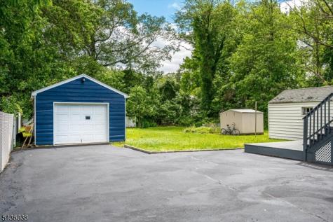 311 W 3rd Avenue Roselle NJ 07203