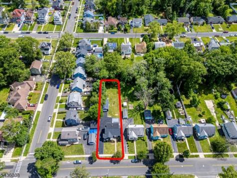 311 W 3rd Avenue Roselle NJ 07203