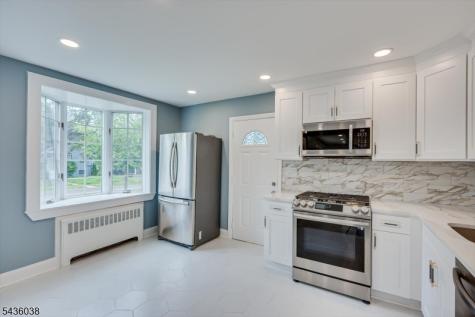 311 W 3rd Avenue Roselle NJ 07203