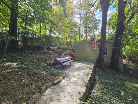 40 Playhouse Park Jefferson NJ 07849