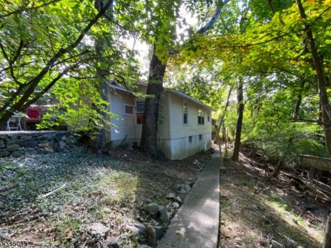 40 Playhouse Park Jefferson NJ 07849