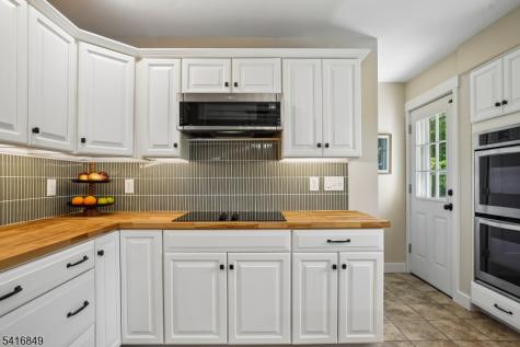 101 Sunnyview Avenue West Mansfield NJ 07840