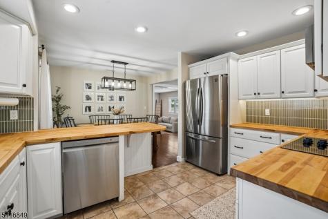 101 Sunnyview Avenue West Mansfield NJ 07840