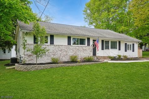 101 Sunnyview Avenue West Mansfield NJ 07840