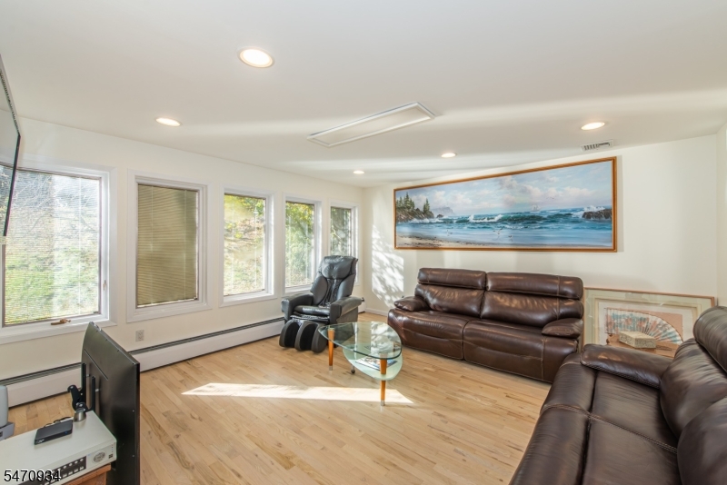 194 Eileen Drive Cedar Grove NJ 07009