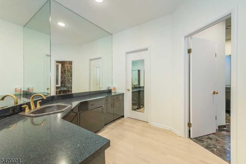 194 Eileen Drive Cedar Grove NJ 07009