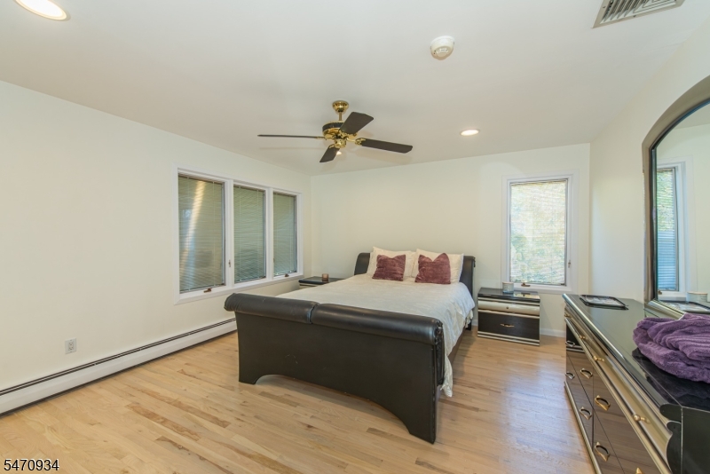 194 Eileen Drive Cedar Grove NJ 07009
