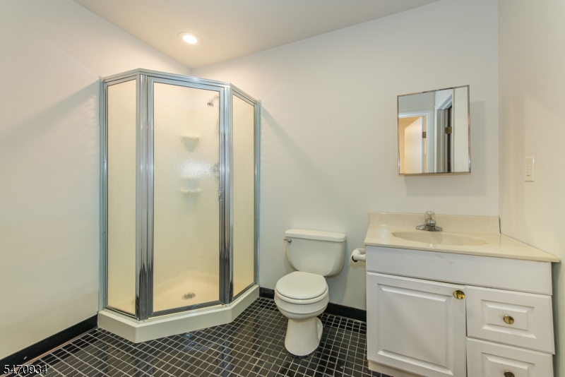 194 Eileen Drive Cedar Grove NJ 07009