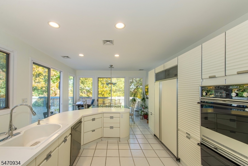 194 Eileen Drive Cedar Grove NJ 07009