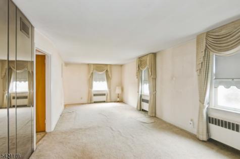 2100 Orchard Terrace Linden NJ 07036