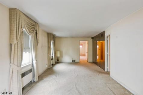 2100 Orchard Terrace Linden NJ 07036