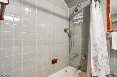 2100 Orchard Terrace Linden NJ 07036