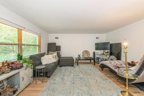 319 Winifred Drive Totowa NJ 07512