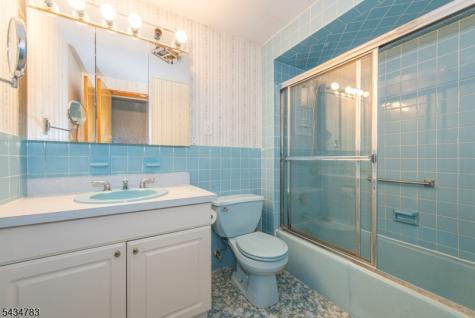 319 Winifred Drive Totowa NJ 07512