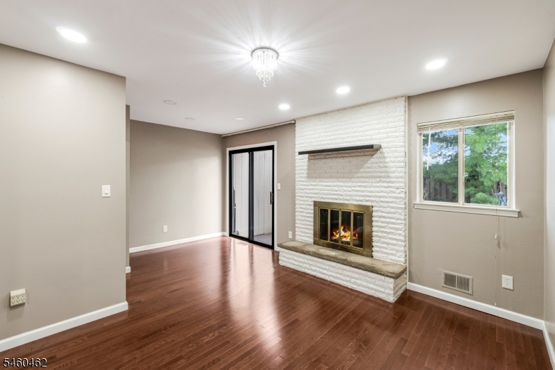 32 Chelsea Way Bridgewater NJ 08807