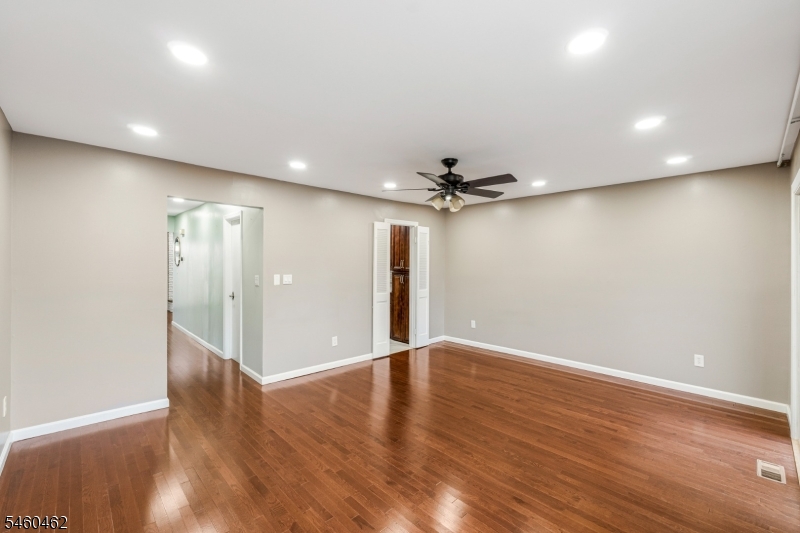 32 Chelsea Way Bridgewater NJ 08807