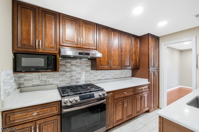 32 Chelsea Way Bridgewater NJ 08807