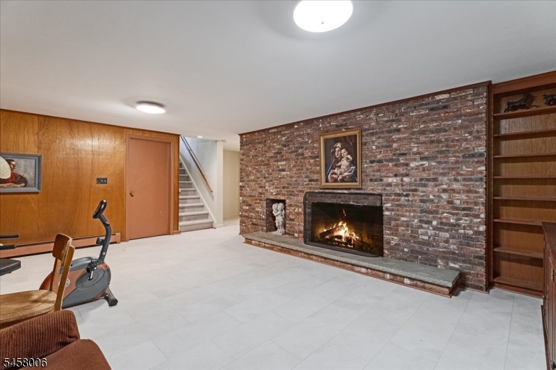 18 Tree Top Drive Springfield NJ 07081