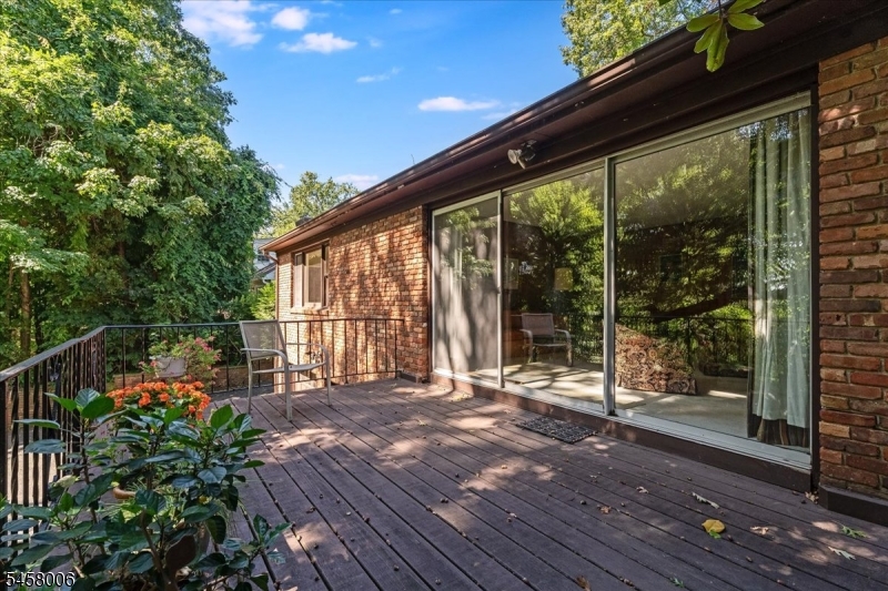 18 Tree Top Drive Springfield NJ 07081