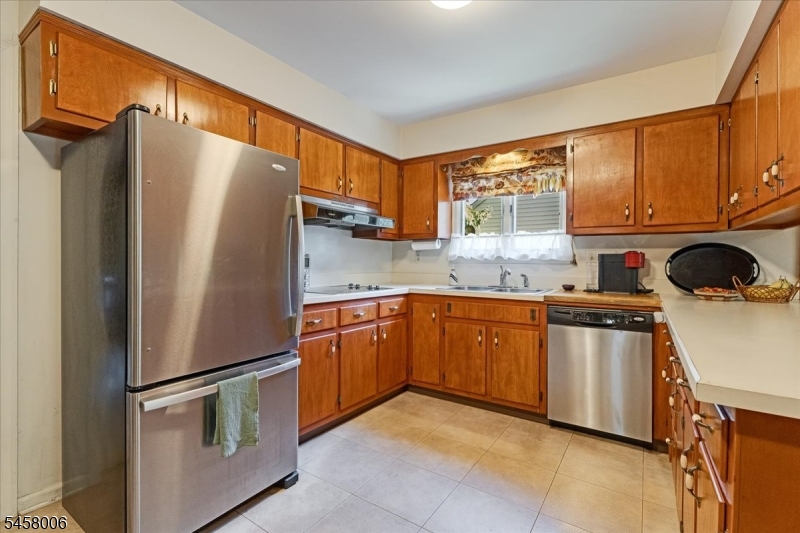 18 Tree Top Drive Springfield NJ 07081