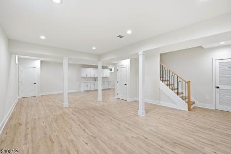 17 Arlington Drive Livingston NJ 07039