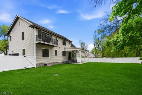 17 Arlington Drive Livingston NJ 07039