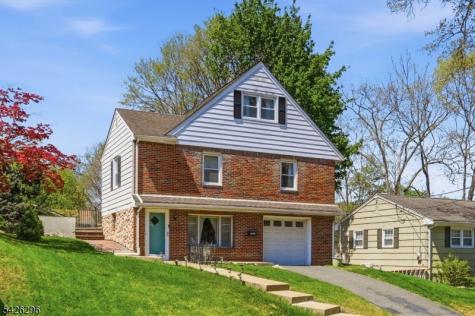 31 Dacotah Avenue Oakland NJ 07436