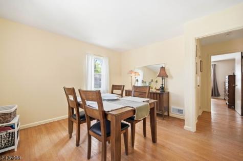 31 Dacotah Avenue Oakland NJ 07436