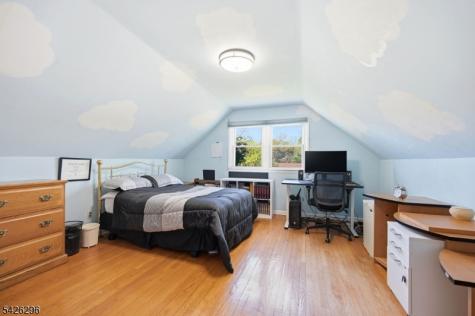 31 Dacotah Avenue Oakland NJ 07436
