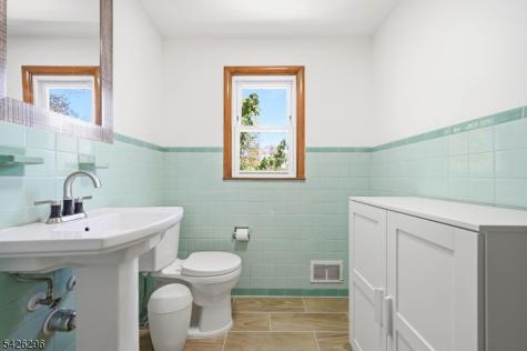 31 Dacotah Avenue Oakland NJ 07436