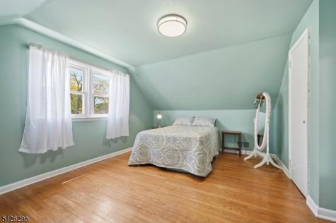 31 Dacotah Avenue Oakland NJ 07436