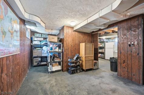 31 Dacotah Avenue Oakland NJ 07436