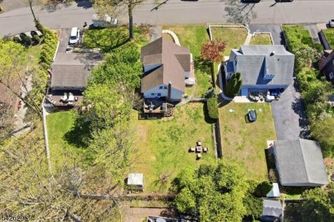 31 Dacotah Avenue Oakland NJ 07436