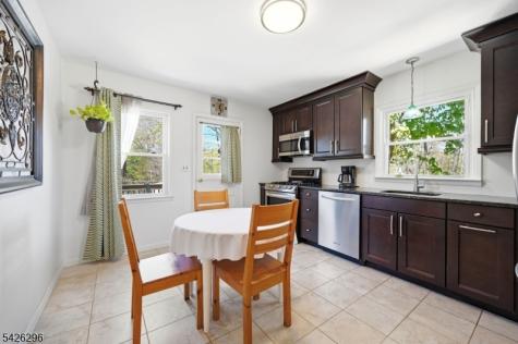 31 Dacotah Avenue Oakland NJ 07436