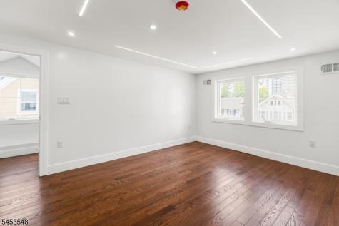37 Wayne Avenue East Orange NJ 07018