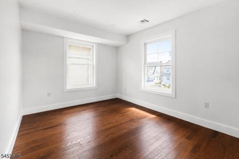 37 Wayne Avenue East Orange NJ 07018