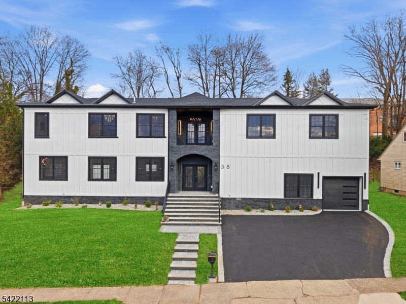 38 Pershing Place Woodland Park NJ 07424