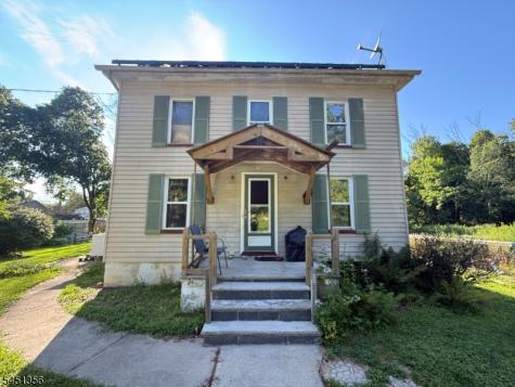 7 2ND Street Oxford NJ 07863