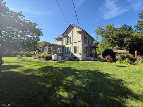 7 2ND Street Oxford NJ 07863