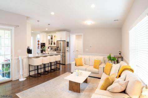 67 Bluffs Court Hamburg NJ 07419