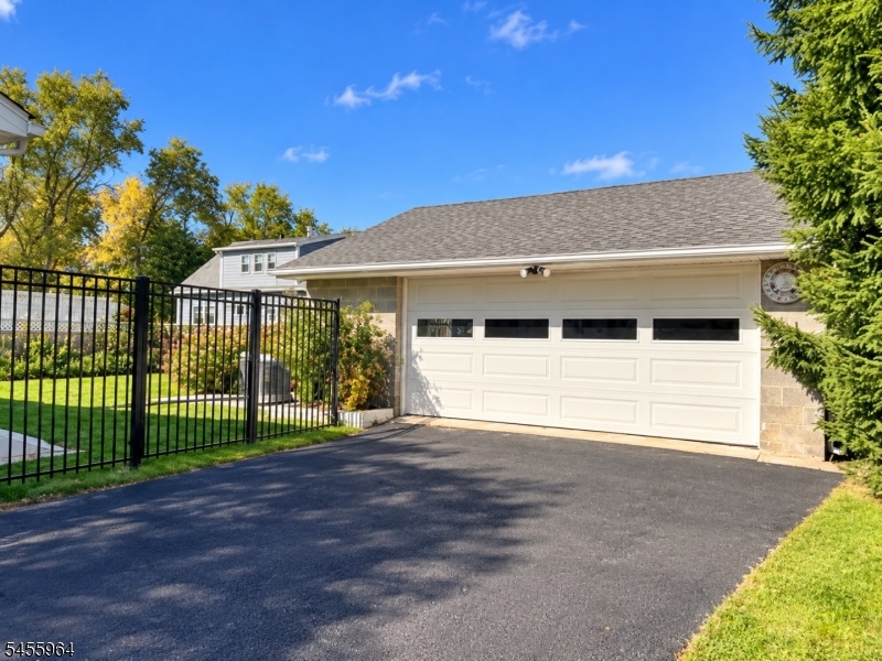 808 Rhine Boulevard Raritan NJ 08869