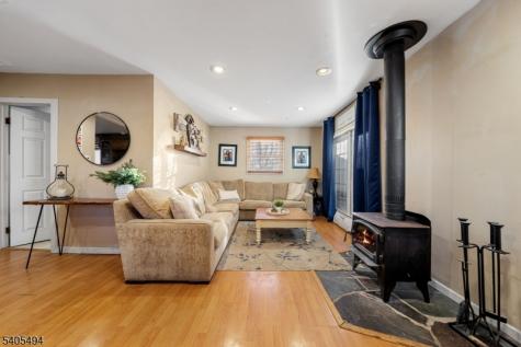 81 Vreeland Avenue Midland Park NJ 07432