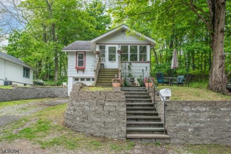 133 Woodside Avenue Newton NJ 07860