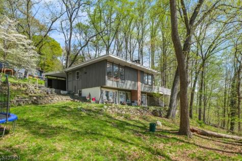 11 Bott Lane Montville NJ 07082