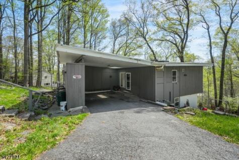 11 Bott Lane Montville NJ 07082