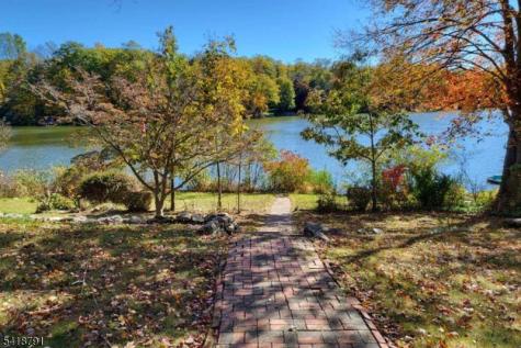 27 Plaza Drive Hampton NJ 07860
